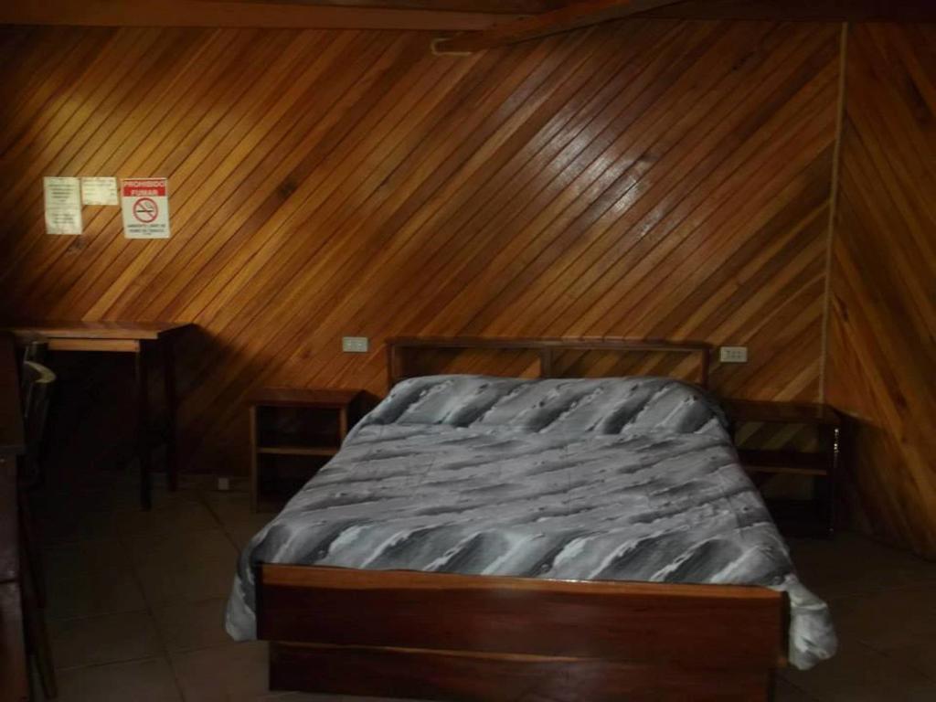 Hotel Las Fresas Del Volcan Poas Sabana Redonda Oda fotoğraf